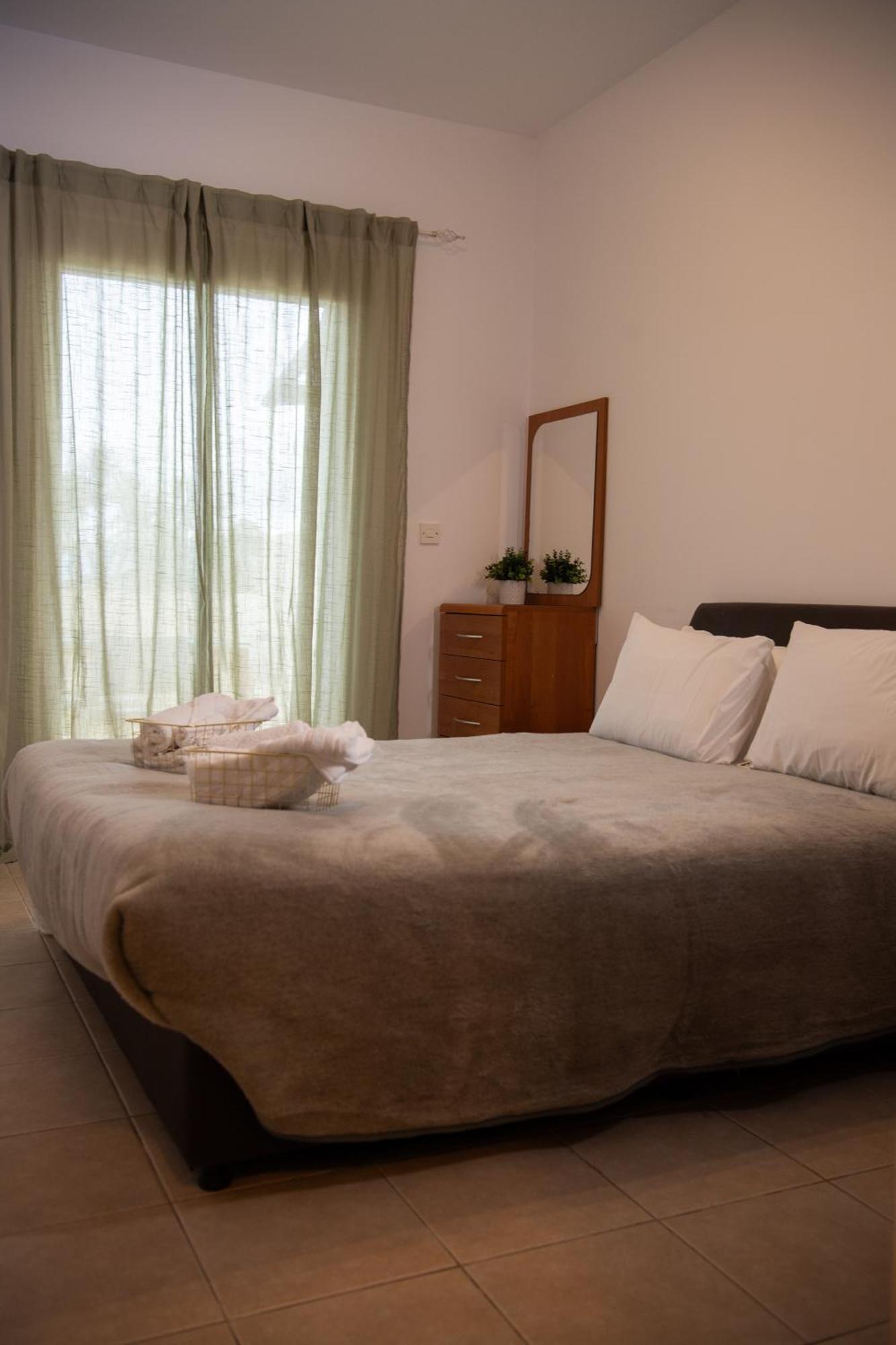 Path Latchi Beachfront Apartments Bagian luar foto