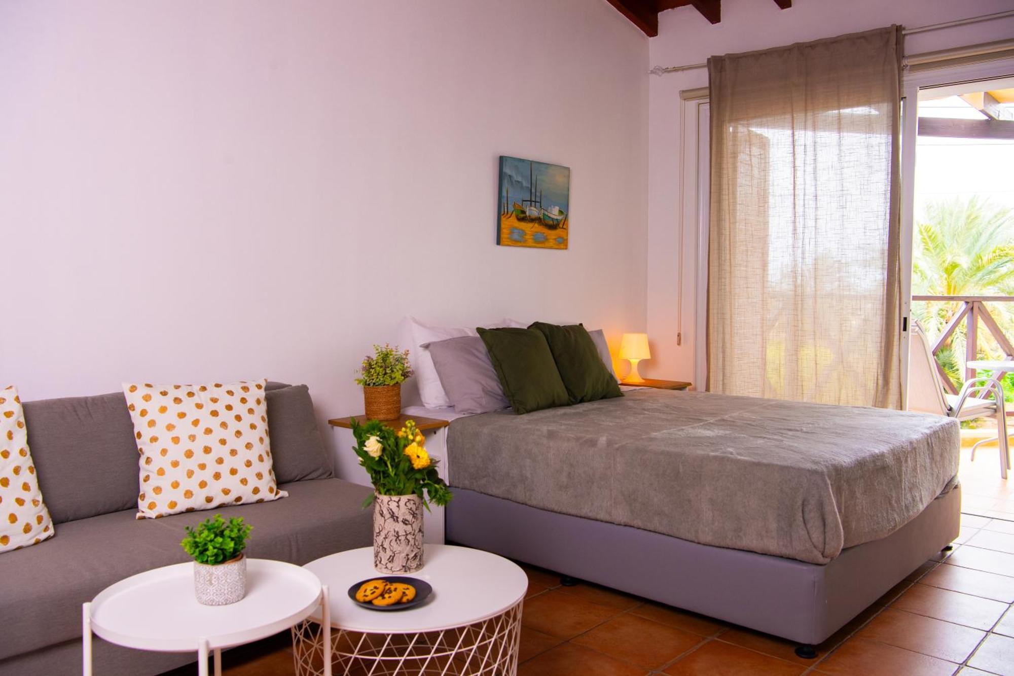 Path Latchi Beachfront Apartments Bagian luar foto