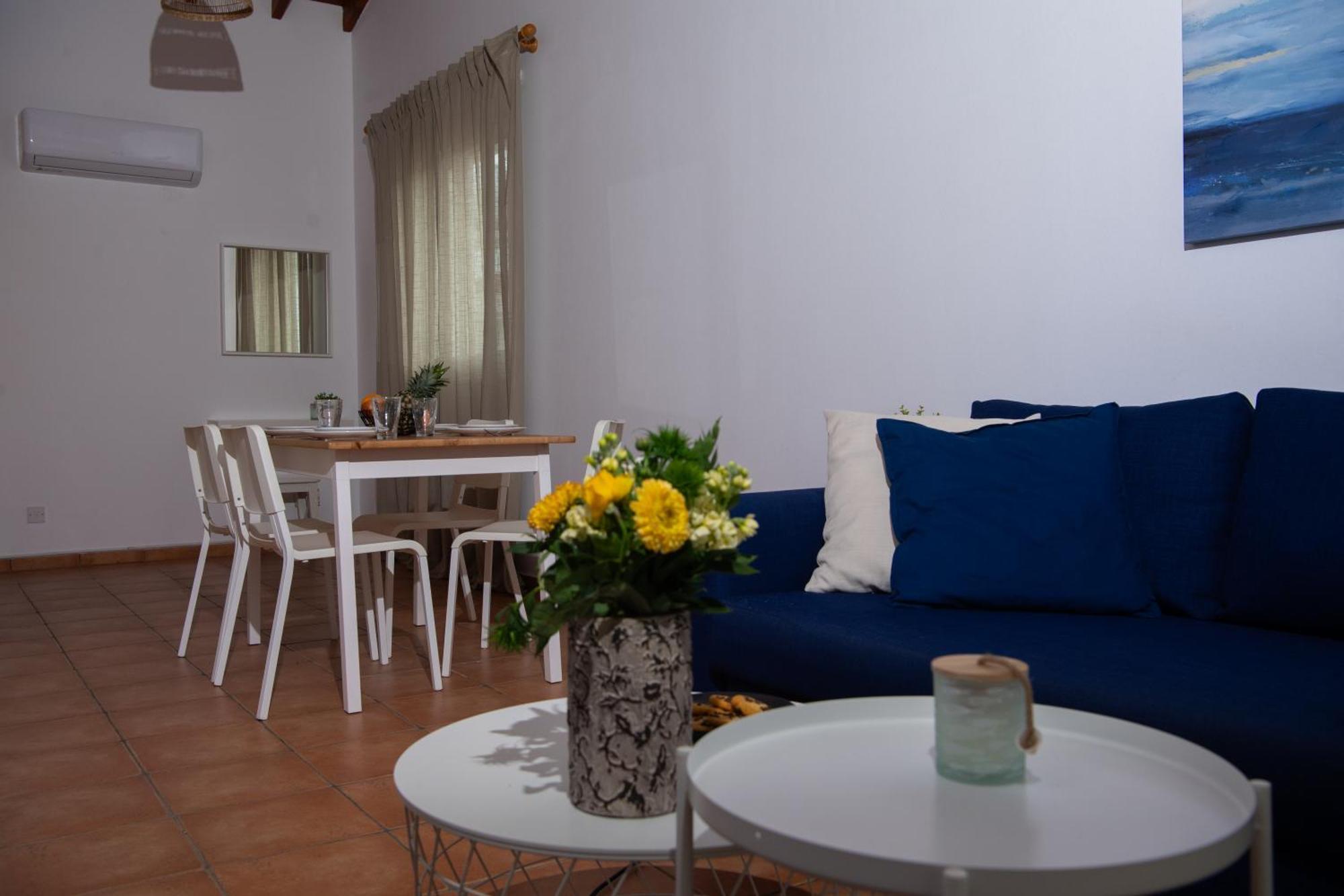 Path Latchi Beachfront Apartments Bagian luar foto