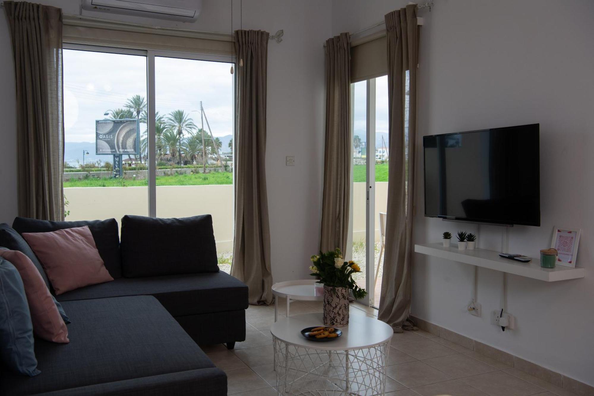 Path Latchi Beachfront Apartments Bagian luar foto
