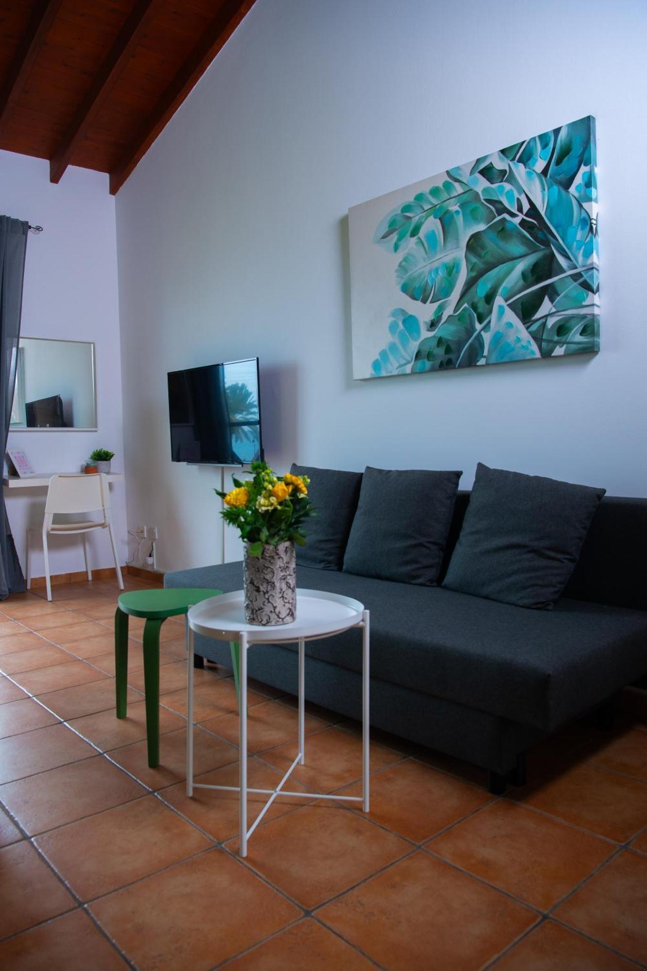 Path Latchi Beachfront Apartments Bagian luar foto