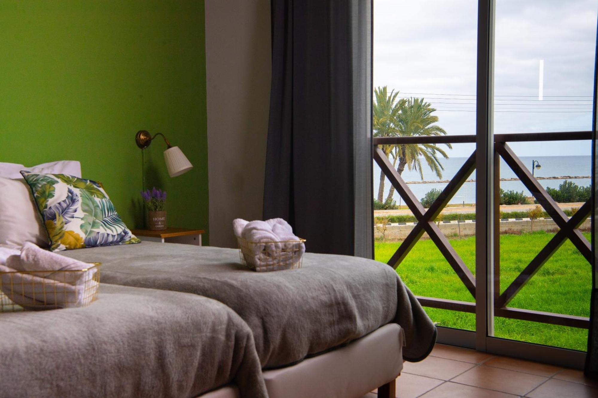 Path Latchi Beachfront Apartments Bagian luar foto